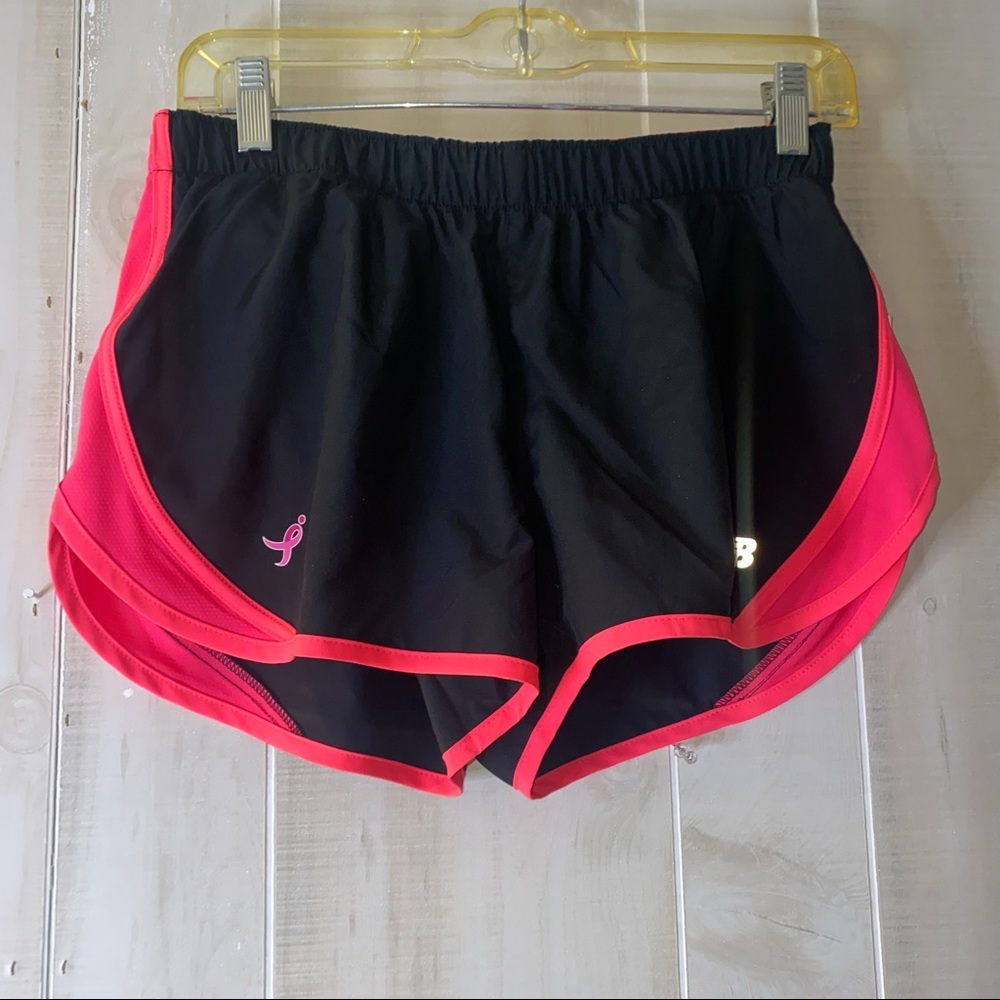 NWT New Balance Susan G Komen Breast Cancer Running Shorts  💕